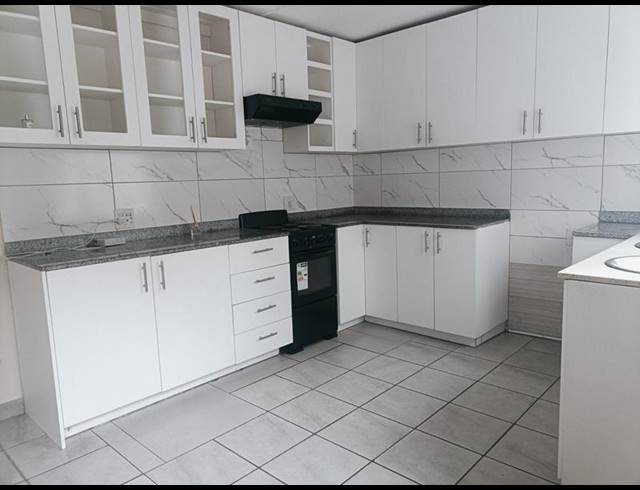 2 BEDROOM TOWNHOUSE FOR SALE IN ASHLEY